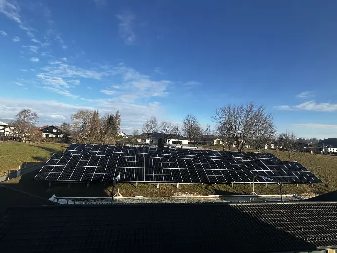 Käytämme aurinkosähköä